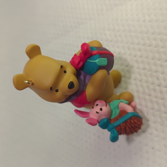 Hallmark Keepsake Winnie the Pooh Collection , Just what they wanted, ornament - Picture 4 of 6